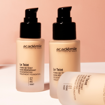 Regenerating Treatment Foundation - 02 Honey  MAKEUP  $58.00