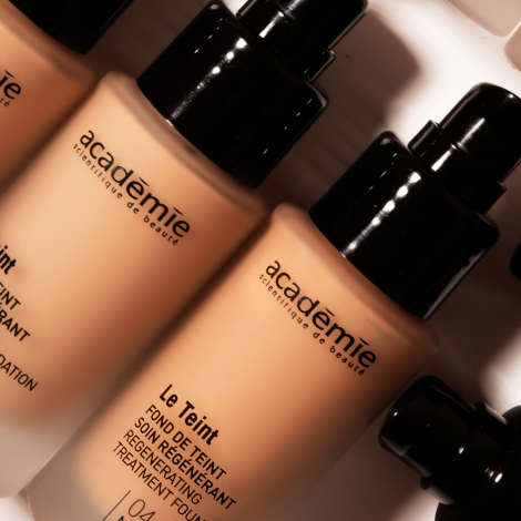 Regenerating Treatment Foundation - 04 Hazelnut  MAKEUP  $58.00